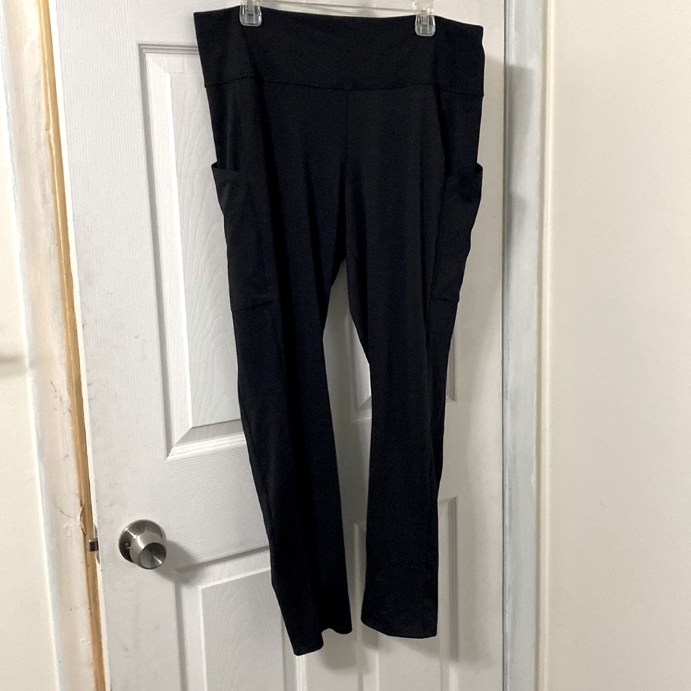 NWT Soma nonstop legging with pockets. Black size xxl